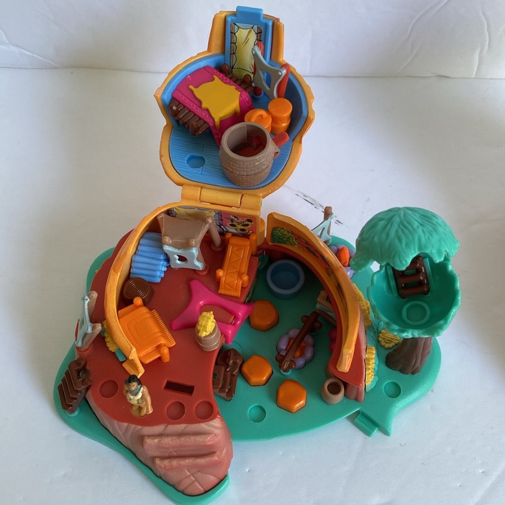 Vintage Bluebird Toys Disney Aladdin and Pocahontas homes VGUC - Picture 3 of 7